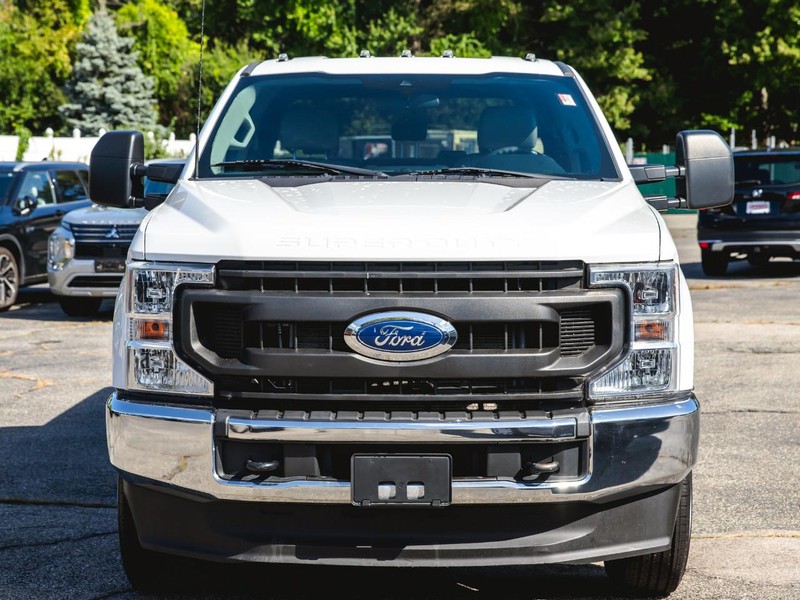 Ford Super Duty F-250 SRW Vehicle Full-screen Gallery Image 08