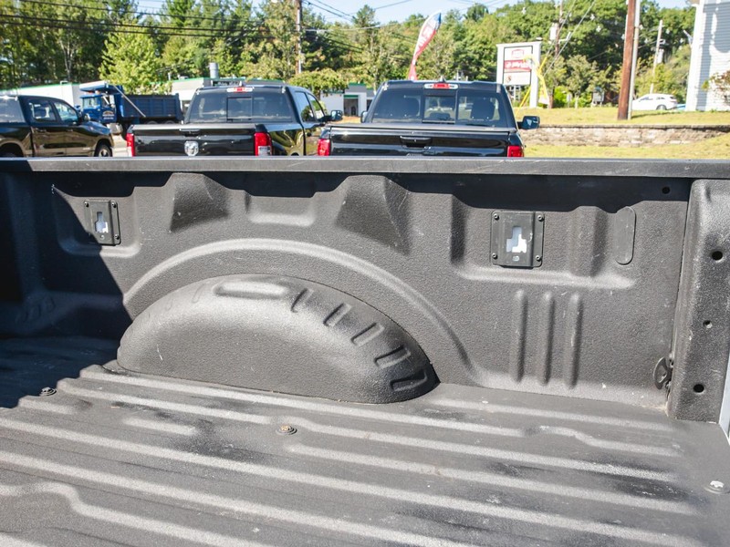 Ford Super Duty F-250 SRW Vehicle Full-screen Gallery Image 10