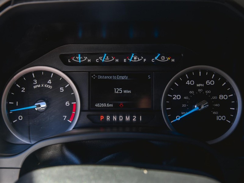 Ford Super Duty F-250 SRW Vehicle Full-screen Gallery Image 15