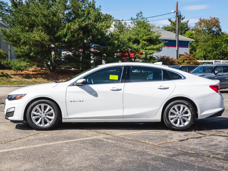 Chevrolet Malibu Vehicle Full-screen Gallery Image 02