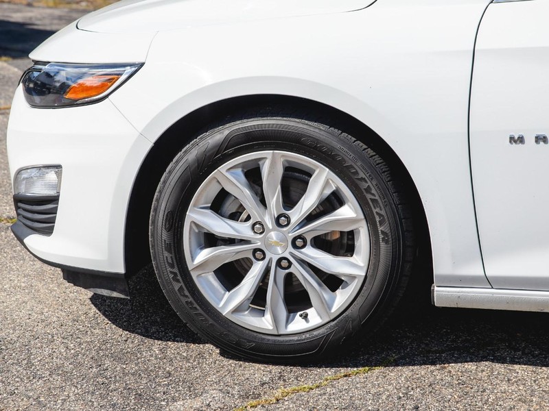 Chevrolet Malibu Vehicle Full-screen Gallery Image 03
