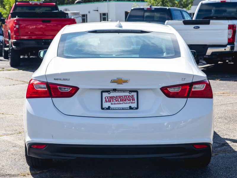 Chevrolet Malibu Vehicle Full-screen Gallery Image 05