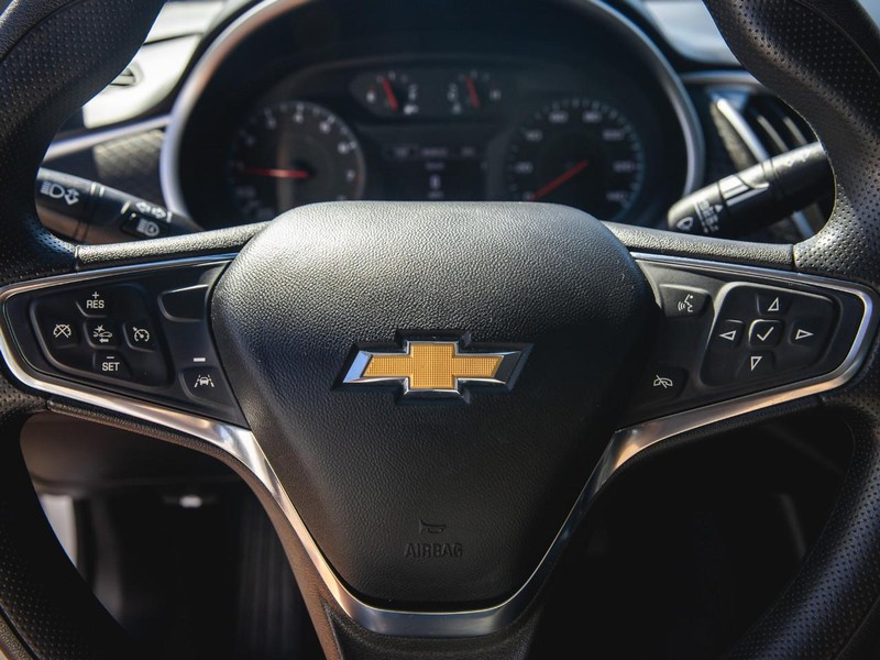 Chevrolet Malibu Vehicle Full-screen Gallery Image 15