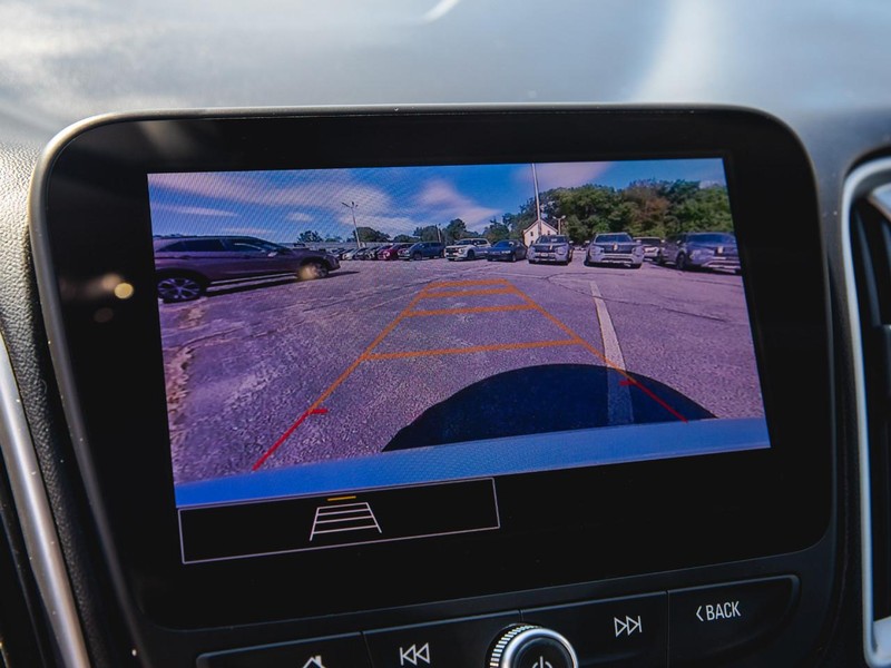 Chevrolet Malibu Vehicle Full-screen Gallery Image 17