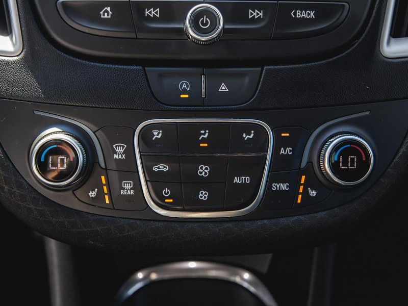 Chevrolet Malibu Vehicle Full-screen Gallery Image 18