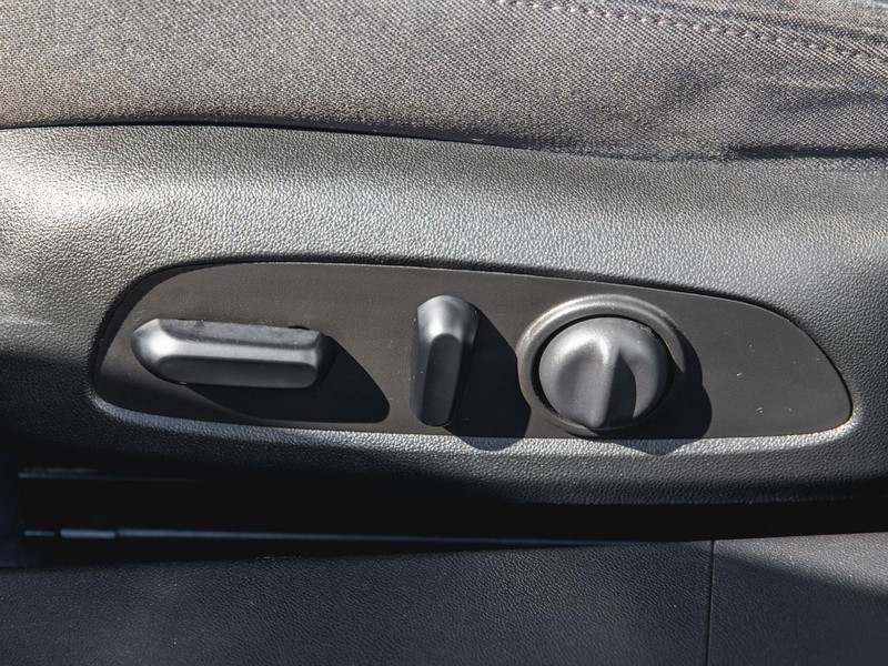 Chevrolet Malibu Vehicle Full-screen Gallery Image 21