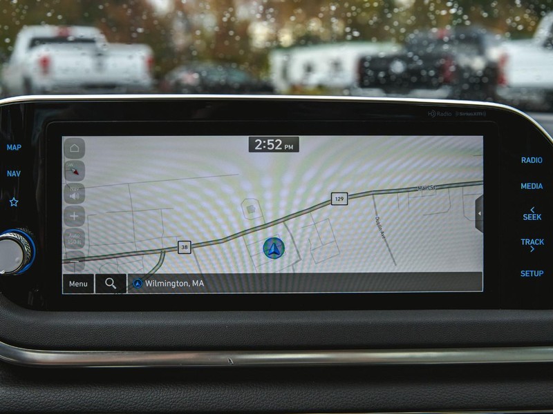 Hyundai Sonata Vehicle Full-screen Gallery Image 17