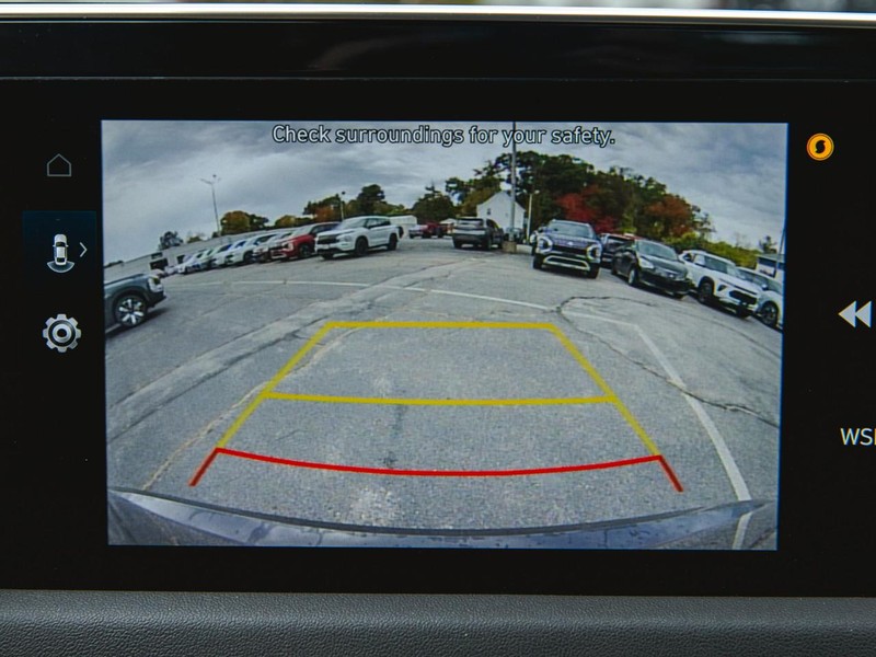 Hyundai Sonata Vehicle Full-screen Gallery Image 18