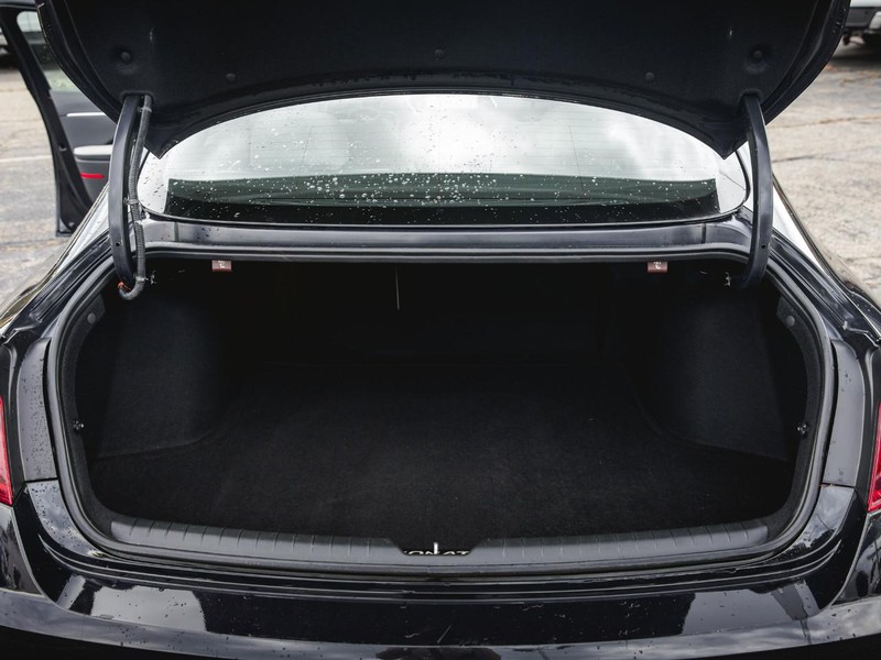 Hyundai Sonata Vehicle Full-screen Gallery Image 27