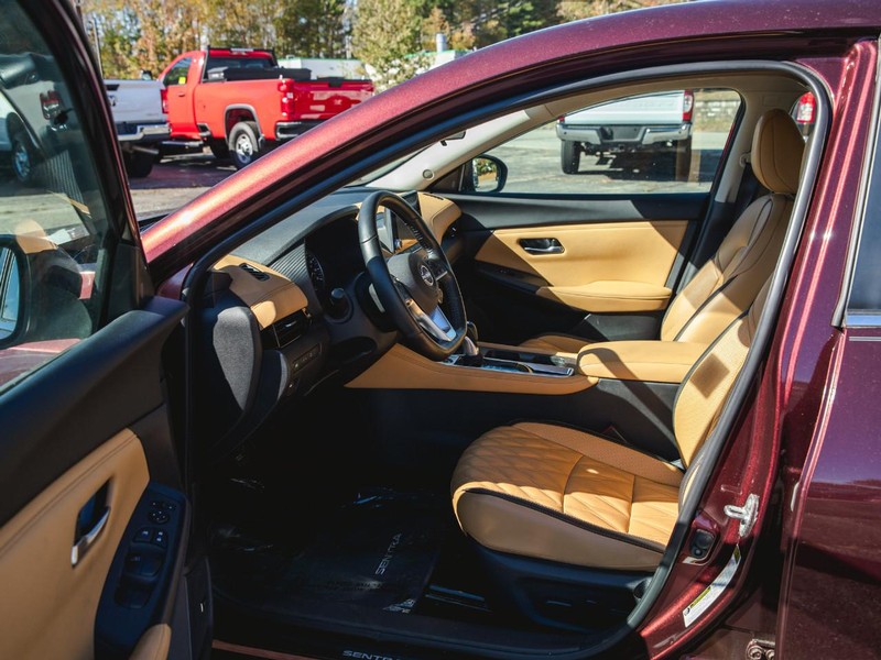 Nissan Sentra Vehicle Full-screen Gallery Image 10
