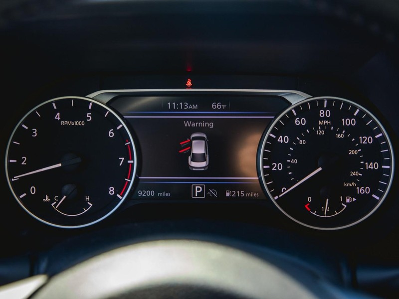 Nissan Sentra Vehicle Full-screen Gallery Image 16