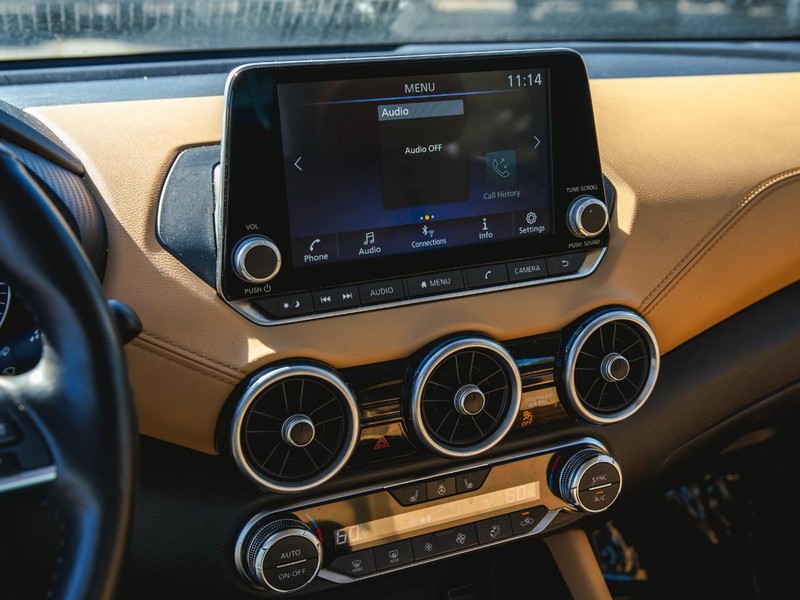 Nissan Sentra Vehicle Full-screen Gallery Image 18