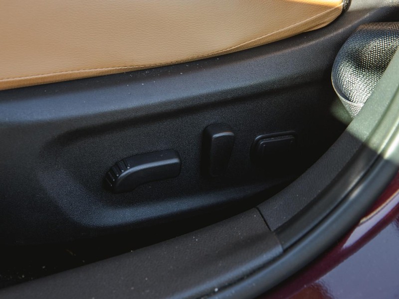 Nissan Sentra Vehicle Full-screen Gallery Image 22