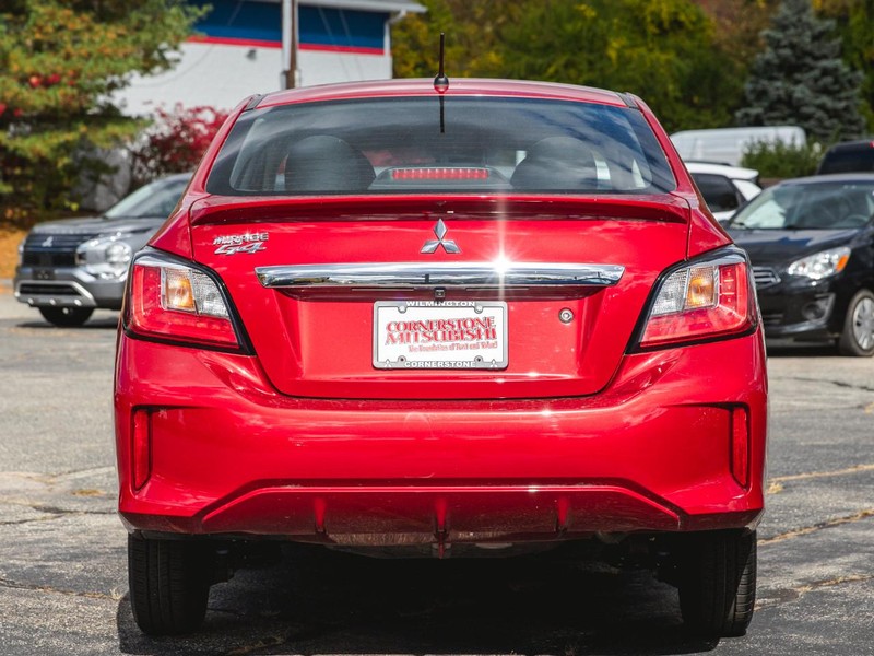 Mitsubishi Mirage G4 Vehicle Full-screen Gallery Image 04