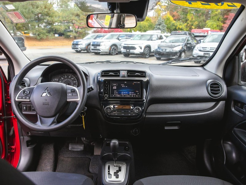 Mitsubishi Mirage G4 Vehicle Full-screen Gallery Image 07