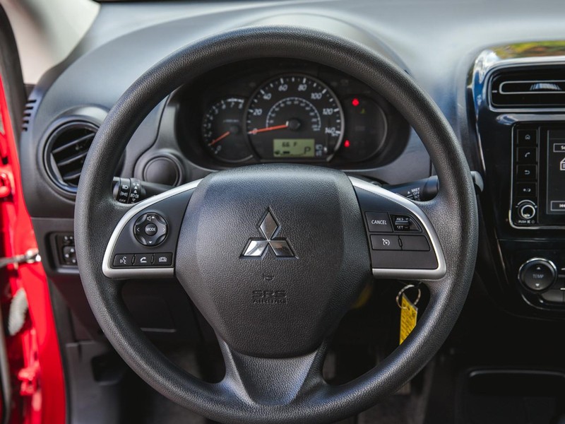 Mitsubishi Mirage G4 Vehicle Full-screen Gallery Image 09