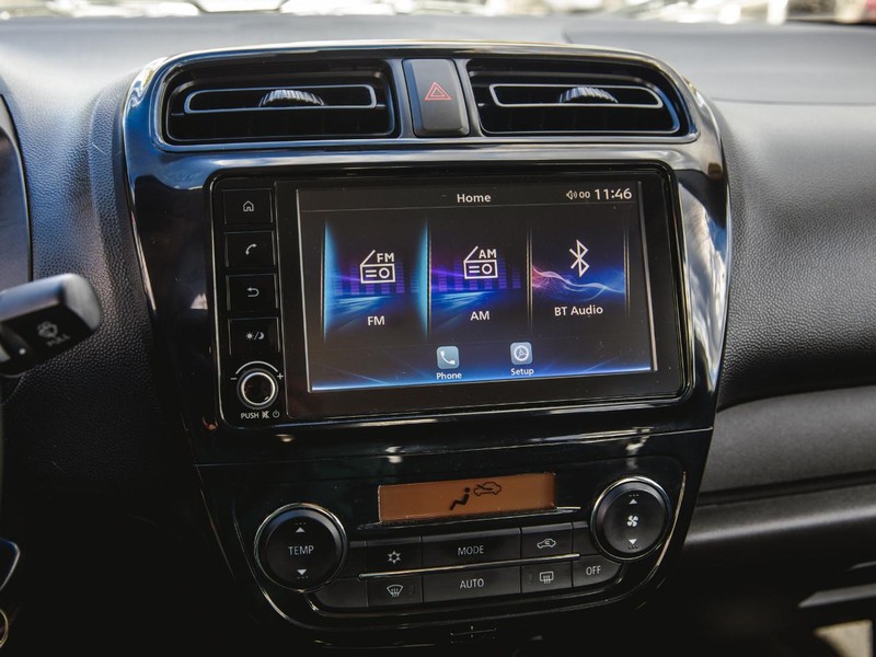 Mitsubishi Mirage G4 Vehicle Full-screen Gallery Image 12