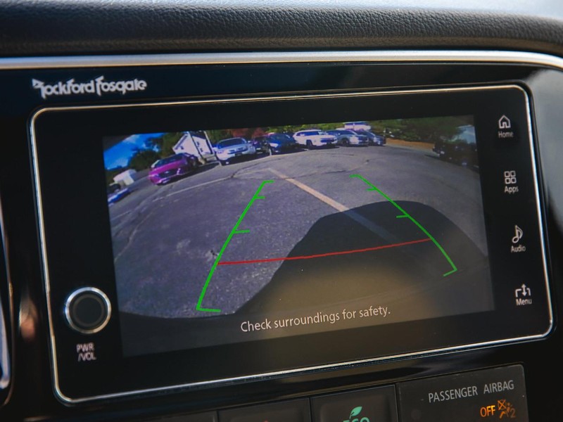 Mitsubishi Outlander Vehicle Full-screen Gallery Image 18