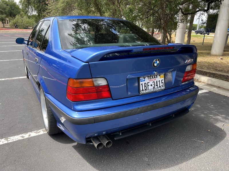 BMW M3 Vehicle Image 10