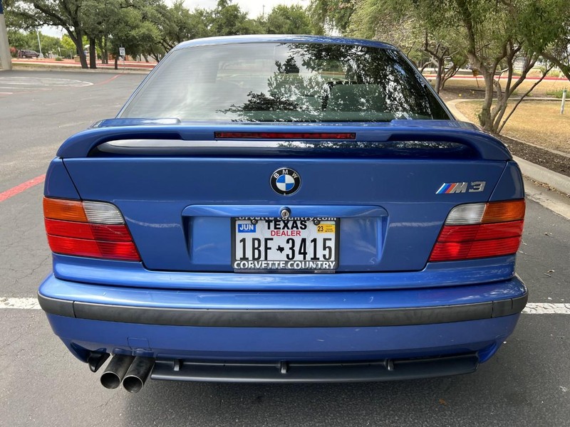 BMW M3 Vehicle Image 11