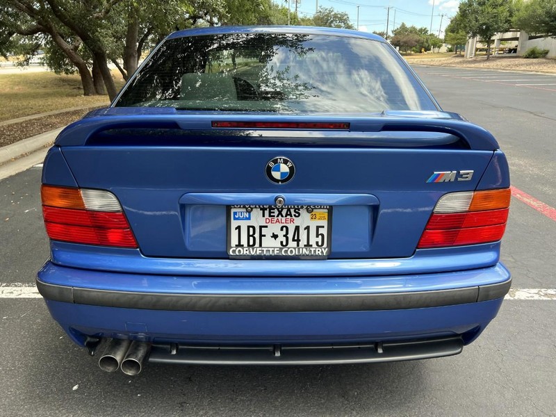 BMW M3 Vehicle Image 16