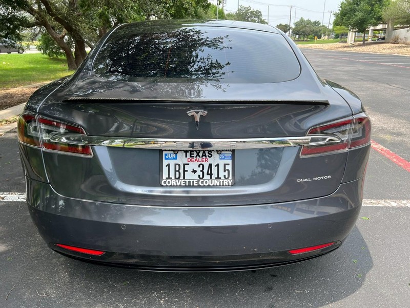 Tesla Model S (Standard Range AWD) Vehicle Image 16