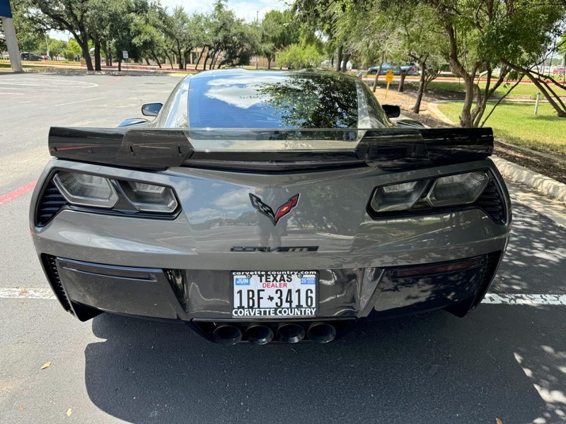 Chevrolet Corvette Z06 (Z07 Performance Package) Vehicle Image 11