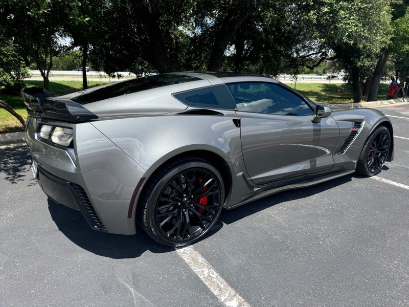 Chevrolet Corvette Z06 (Z07 Performance Package) Vehicle Image 15