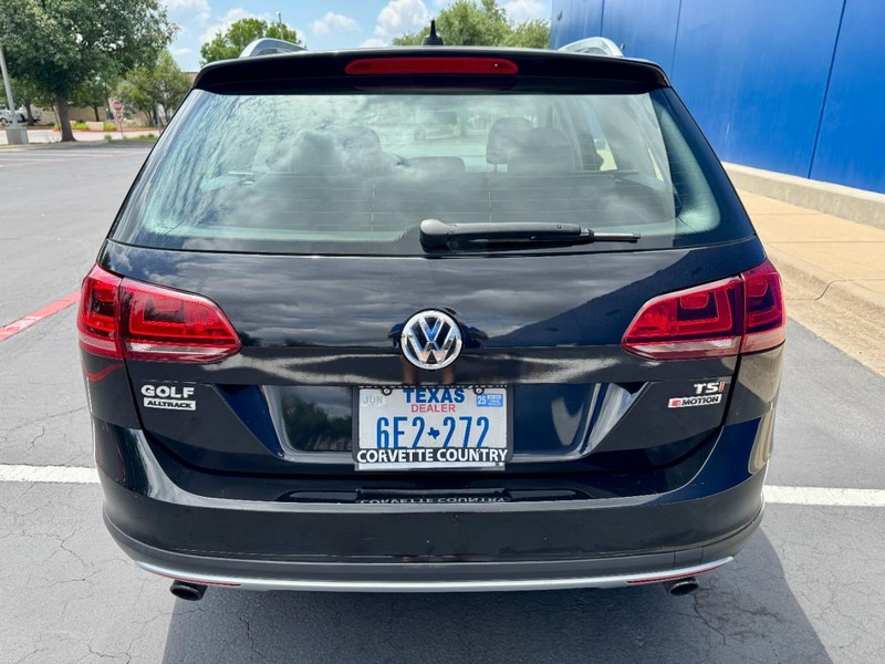 Volkswagen Golf Alltrack S AWD Vehicle Image 11