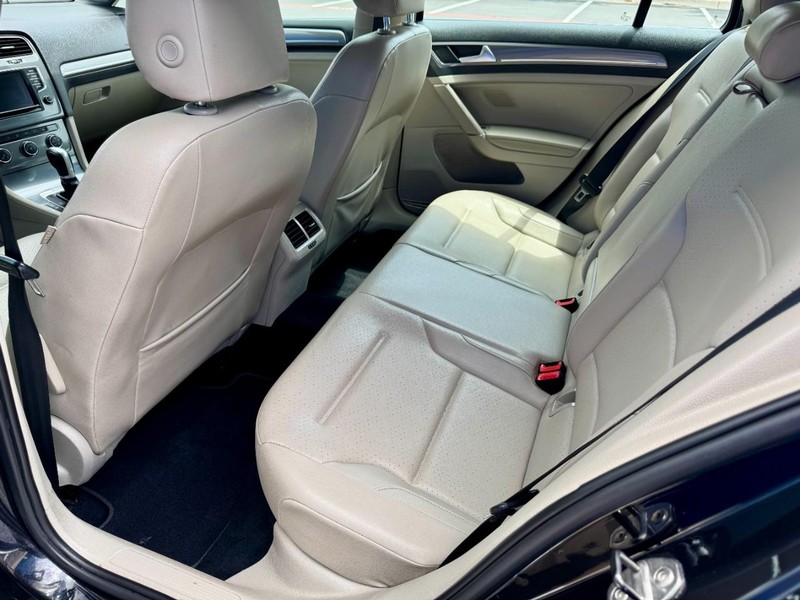 Volkswagen Golf Alltrack S AWD Vehicle Image 17