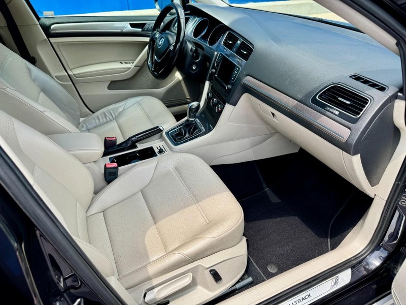 Volkswagen Golf Alltrack S AWD Vehicle Image 20