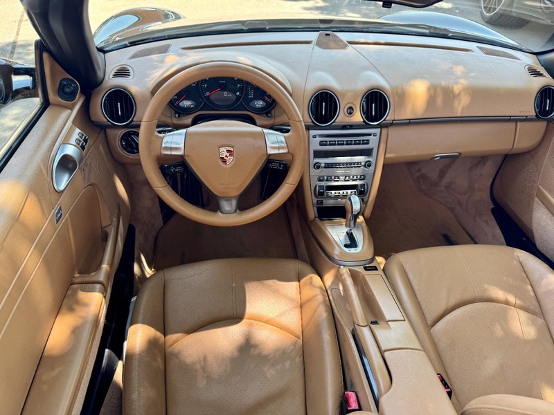 Porsche Boxster Vehicle Image 17