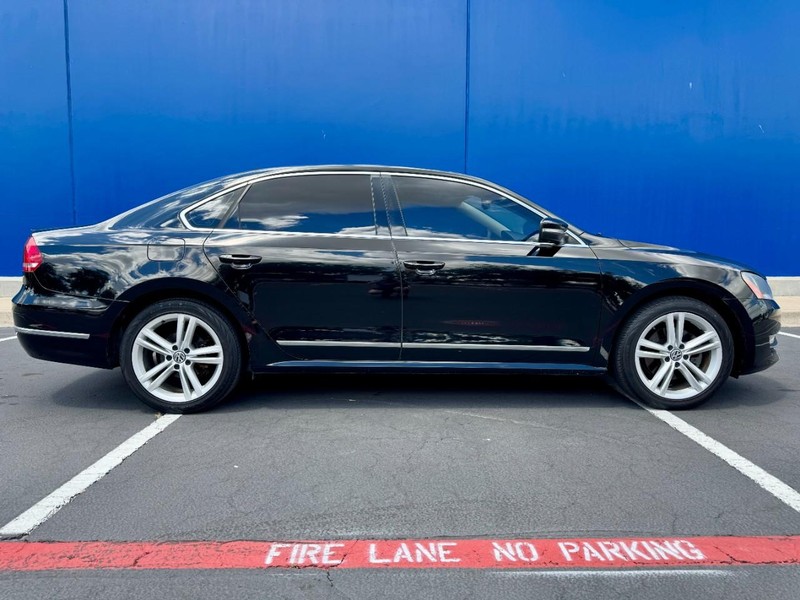 Volkswagen Passat SEL Premium 1.8T I4 FWD Vehicle Image 03