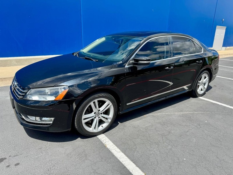 Volkswagen Passat SEL Premium 1.8T I4 FWD Vehicle Image 08