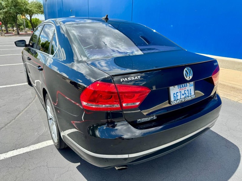 Volkswagen Passat SEL Premium 1.8T I4 FWD Vehicle Image 10