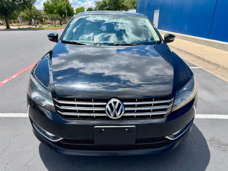 Volkswagen Passat SEL Premium 1.8T I4 FWD Vehicle Image 12