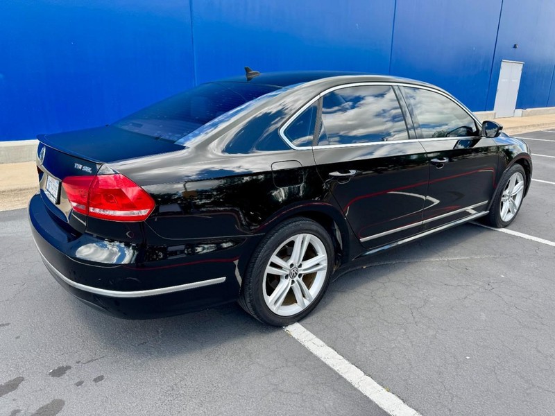 Volkswagen Passat SEL Premium 1.8T I4 FWD Vehicle Image 15