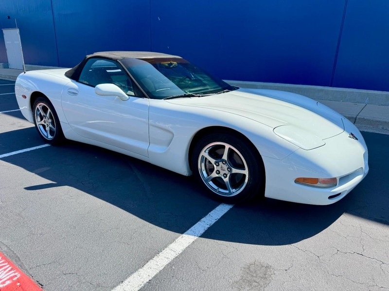 Chevrolet Corvette Vehicle Image 14