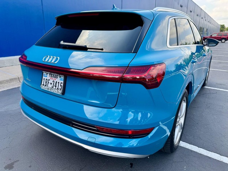Audi e-tron Premium Plus Quattro Vehicle Image 04
