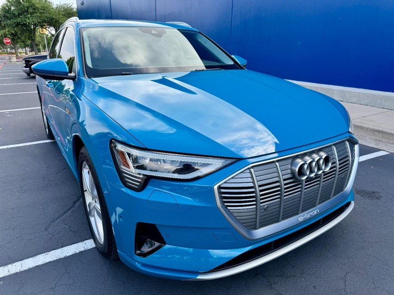 Audi e-tron Premium Plus Quattro Vehicle Image 13