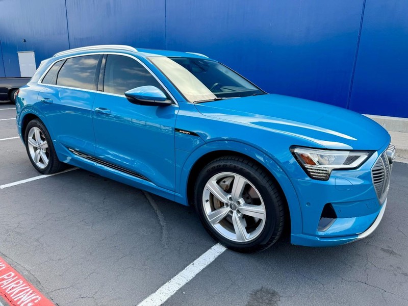 Audi e-tron Premium Plus Quattro Vehicle Image 14