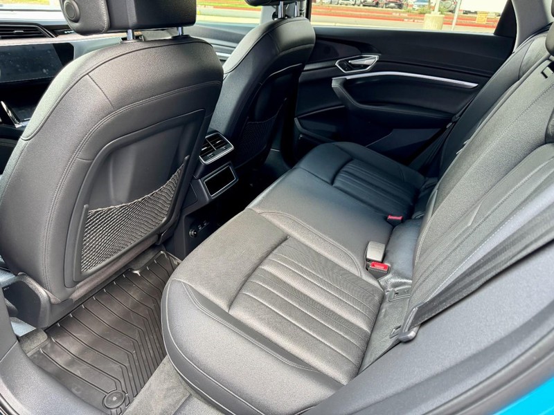 Audi e-tron Premium Plus Quattro Vehicle Image 17