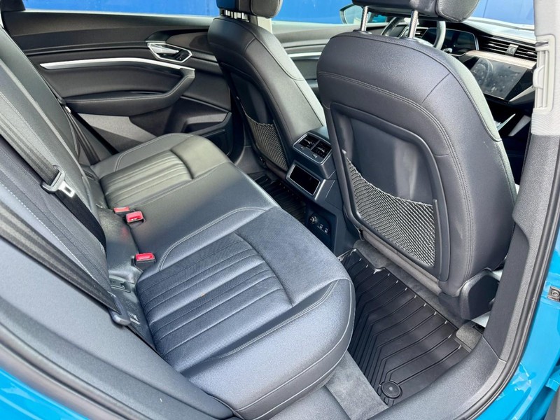 Audi e-tron Premium Plus Quattro Vehicle Image 19