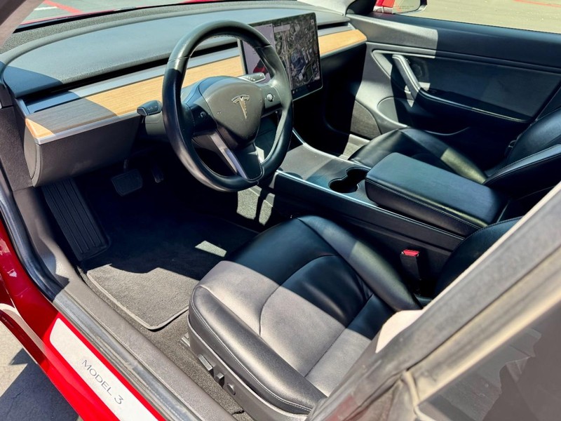 Tesla Model 3 Long Range RWD Vehicle Image 05