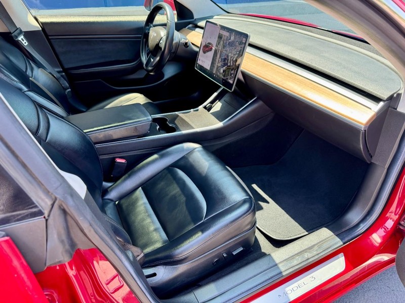 Tesla Model 3 Long Range RWD Vehicle Image 18