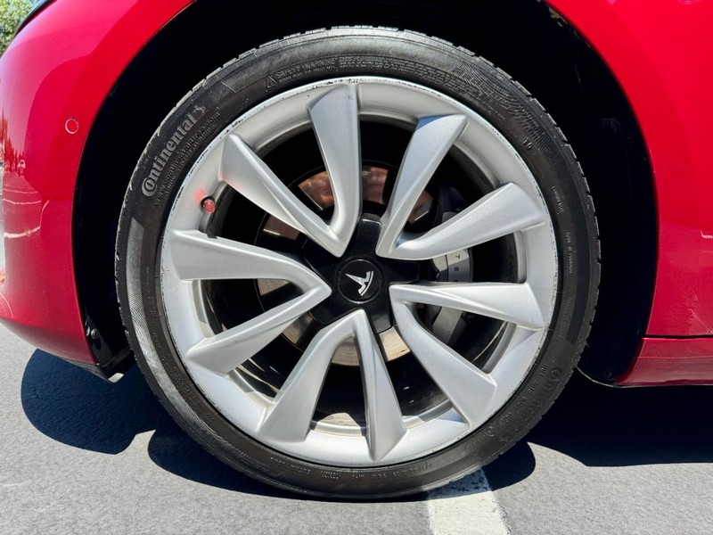 Tesla Model 3 Long Range RWD Vehicle Image 20