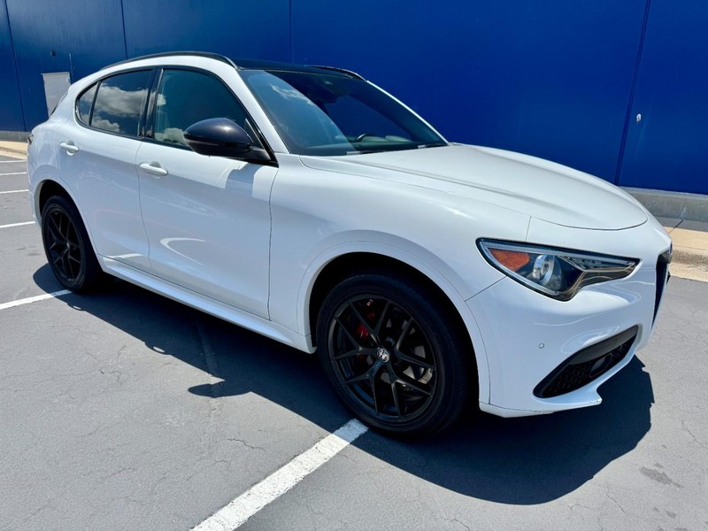 Alfa Romeo Stelvio Ti Sport AWD Vehicle Image 14