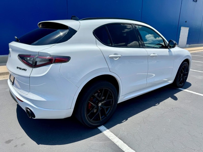 Alfa Romeo Stelvio Ti Sport AWD Vehicle Image 15