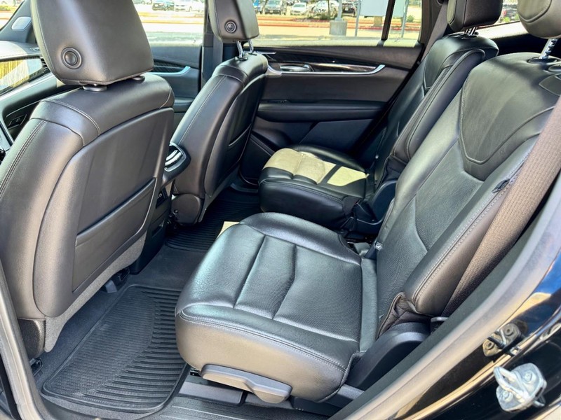 Cadillac XT6 Premium Luxury FWD Vehicle Image 17