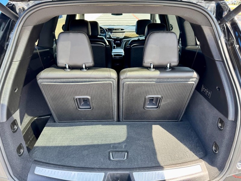Cadillac XT6 Premium Luxury FWD Vehicle Image 19